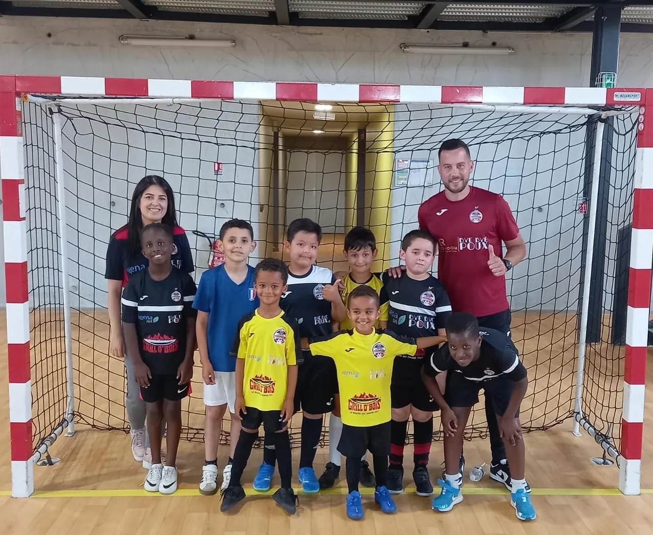 Jeunes licenciés et éducateurs du Futsal D’Igny lors de la fête du club